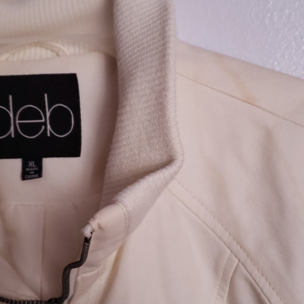 Cream Jacket. Deb - image 3